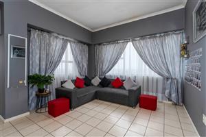 Apartment For Sale in Wynberg