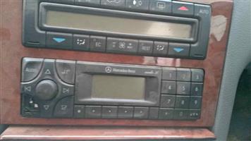 Mercedes Benz e200 kompressor radio