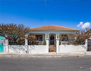 Spacious 3-Bedroom Family Home with Great Potential