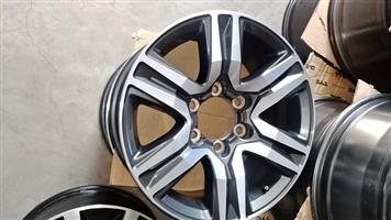 17inch Toyota Hilux/Fortuner original mag to use for spare 