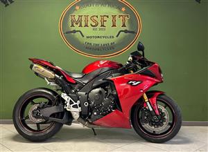 2011 YAMAHA YZF R1