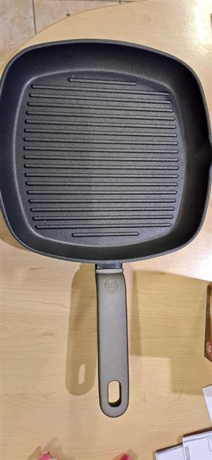 Cast Iron Masterchef grill pan 