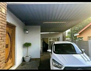 House With Swimming pool in Silverton