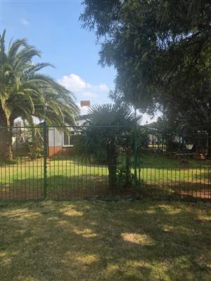 3 bedroom house one bathroom with swimming pool big yard and carpool for 5 cars 