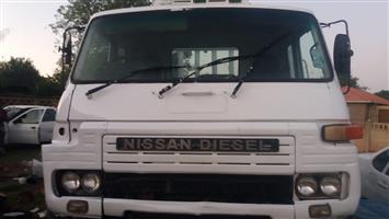 8 ton Nissan diesel selling at a very low price 