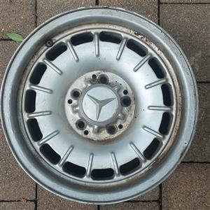 1x Mercedes rim 