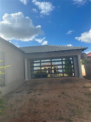 House For Sale in Serala View