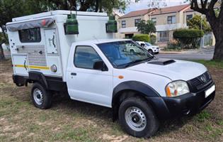 2017 Nissan NP 300 Hardbody 4X4 Camper 