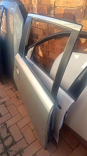 Nissan Livina right rear door clean