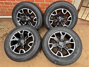 Toyota legend 50 rim with Dunlop 265/60 R18