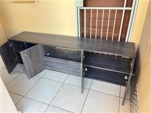 I am selling tv stand around centurion, it is second hand and it's at good condi