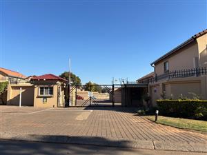 Townhouse Rental Monthly in Willow Park Manor