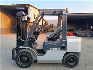 Nissan 3.0T Forklift