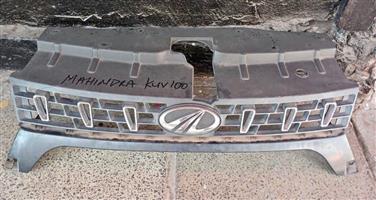 Mahindra KUV 100 grill