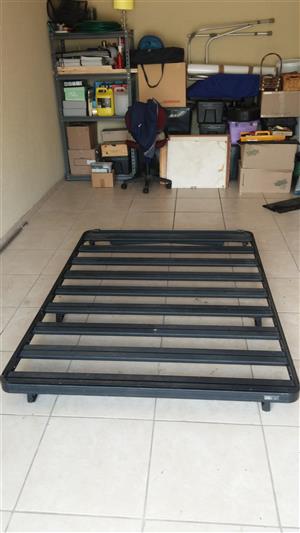Steel roof rack to fit on a variety of cars and SUV's. Size 175 cm x 135 cm 