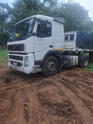 2005 Volvo FM12 Horse truck