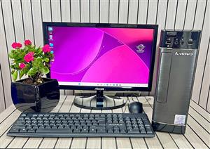 Celeron(R) Lenovo Desktop Set