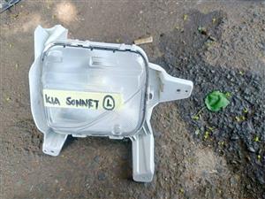 Kia sonnet left foglight