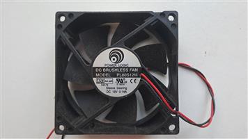 POWER LOGIC DC BRUSHLESS FAN MODEL PL80S12M, Sleeve bearing DC 12V. R150. I am i