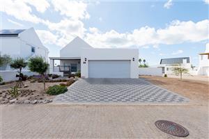 Charming 3-Bedroom Home in the Heart of Lampiesbaai, St Helena Bay