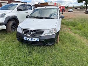 Nissan Np200