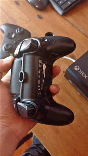 X box1 with 2 controls