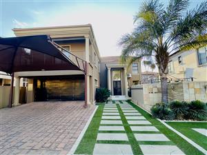 Elegant Lifestyle Property with Modern Comforts and Entertaining Spaces