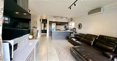 Townhouse For Sale in Oakdene