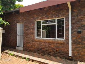1 Slaapkamer woonstel te huur vir 'n enkel persoon