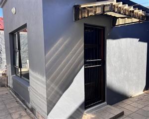 Garden Cottage Rental Monthly in Mondeor