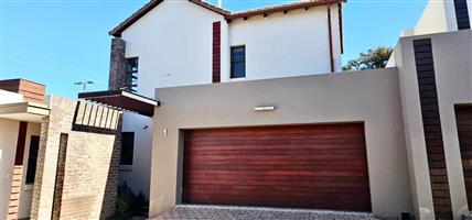 Townhouse Rental Monthly in Menlo Park