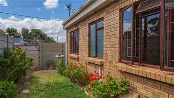 Three-Bedroom Flat to Rent for a small family – Bredasdorp