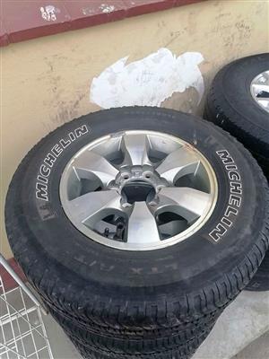 Toyota Hilux 16inch (WITH USED TYRES)