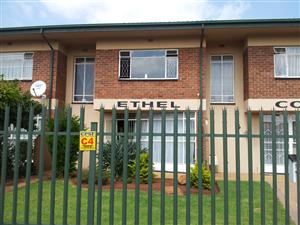 Springs 2-Bedroom Duplex with Prepaid Electricity & Garage in Strubenvale