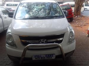2012 HYUNDAI H-1 7seaters  Automatic leather seats white  color 105.000km 