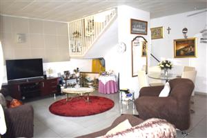 Modern 3 bedroom  townhouse property for sale in Benoni