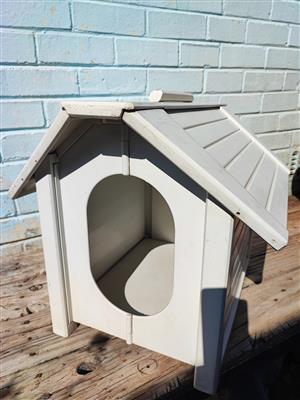 Fold up dog house