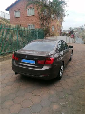 BMW 320i