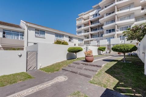 Townhouse For Sale in Humewood