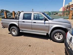 2004 MITSUBISHI COLT 2.8TDi DOUBLE CAB STRIPPING FOR SPARES/PARTS