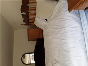A fully furnished bachelor apartment for rent in Florida hills on Ontdekkers Rd