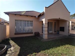 Townhouse for Sale in Parys – Prime Location Near Town & Vaal River!
