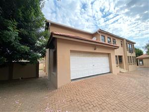 House For Sale in Valley View