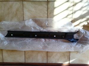 Land Rover Discovery 4 Windscreen moldings