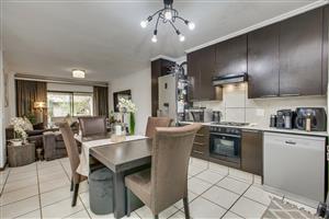 Well-presented 2 bedroom first floor apartment