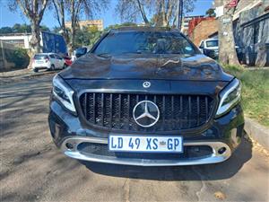 2018 Mercedes-Benz A200 GLA Petrol, Automatic, Black, 146000kms Service book, sunroof.