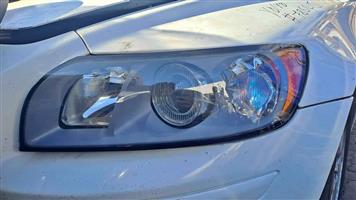 Headlight Volvo V50 2006 2.0L Diesel