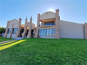 Exceptional 501 m² multi-generational home with sea views