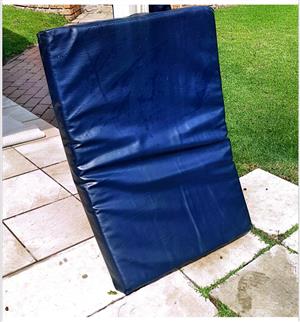 Camping cot