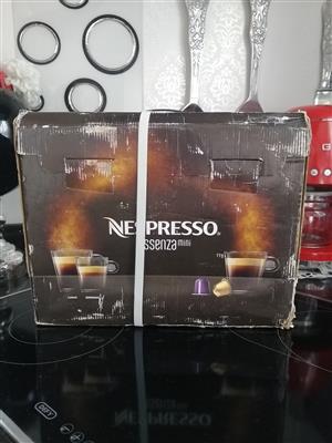 Nespresso Essenza Mini Machine. 